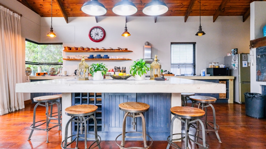 5 Bedroom Property for Sale in Kraaibosch Manor Western Cape